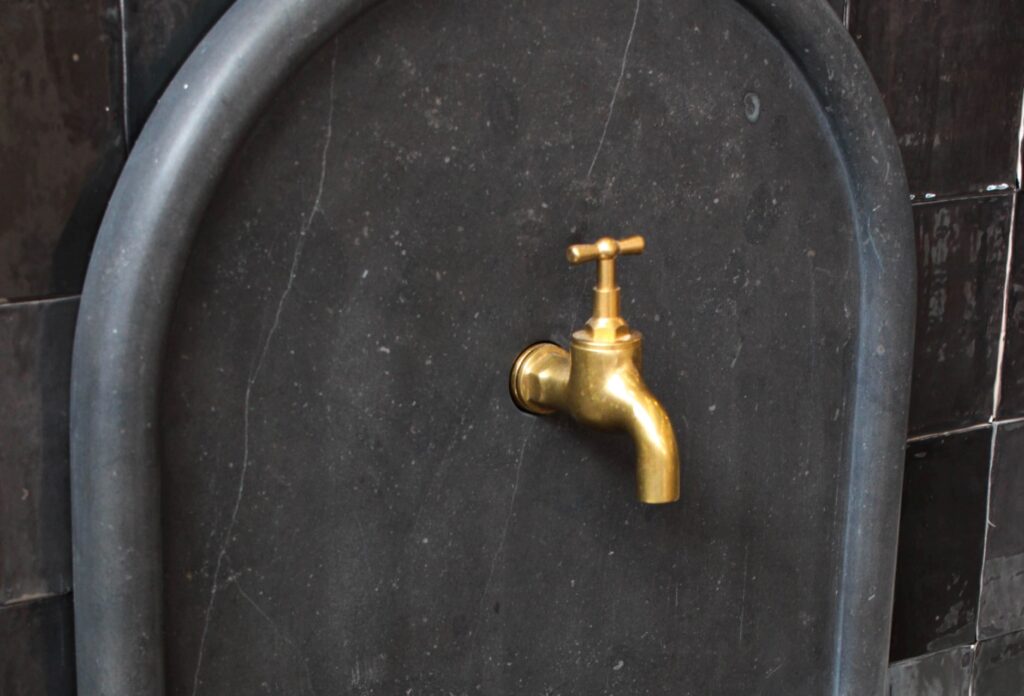 How to tight the loose handle of faucet